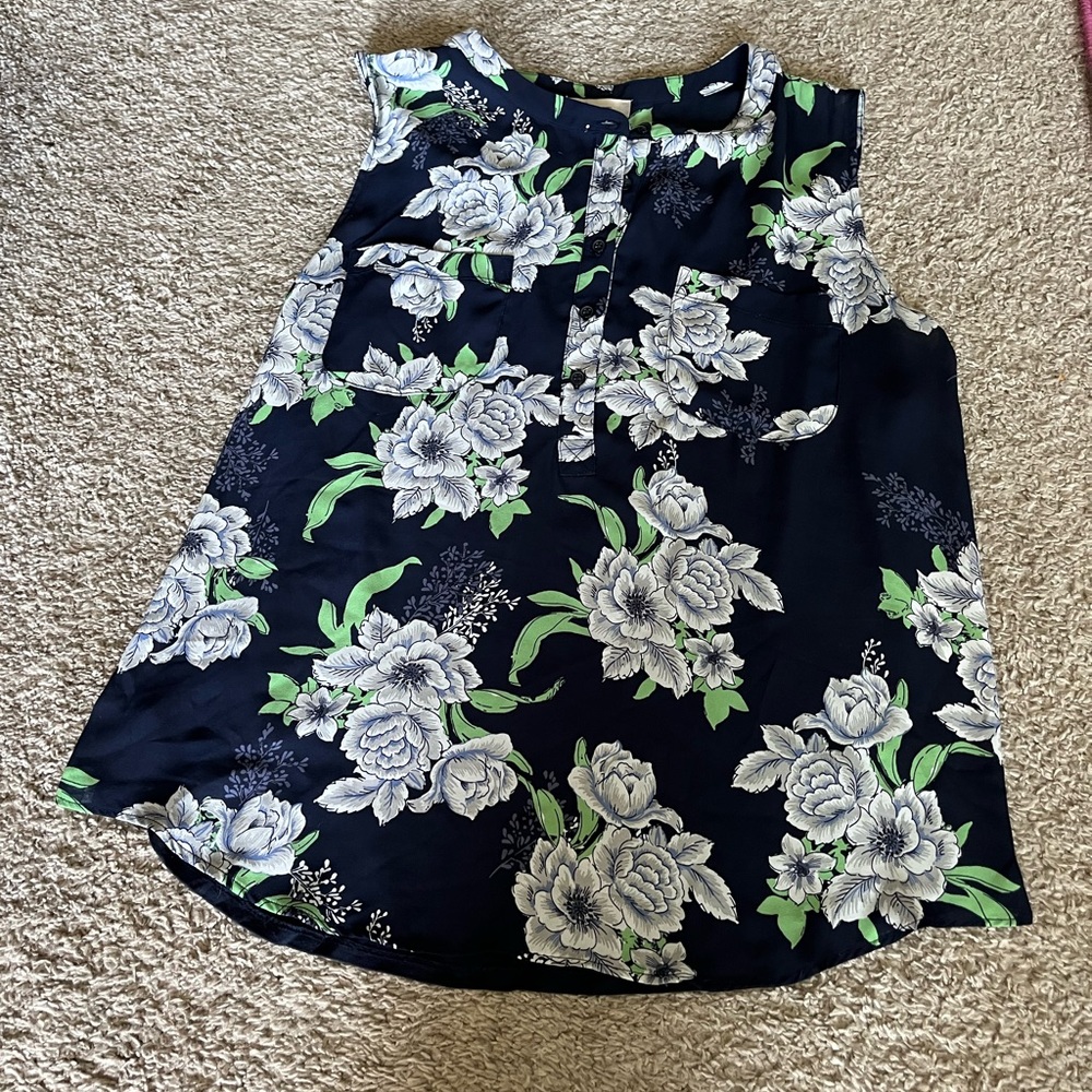 Loft Outlet Top. Size XL